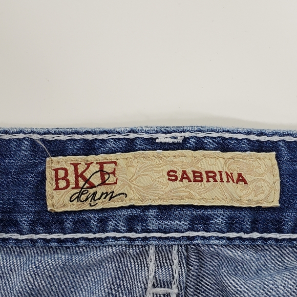 Bke Sabrina  bermuda style factory distressed shorts size 28 - Picture 7 of 16